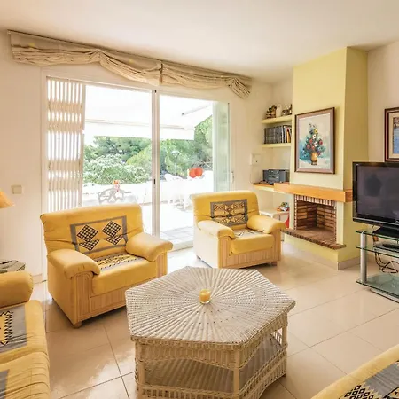 Holiday home Pet Friendly In *